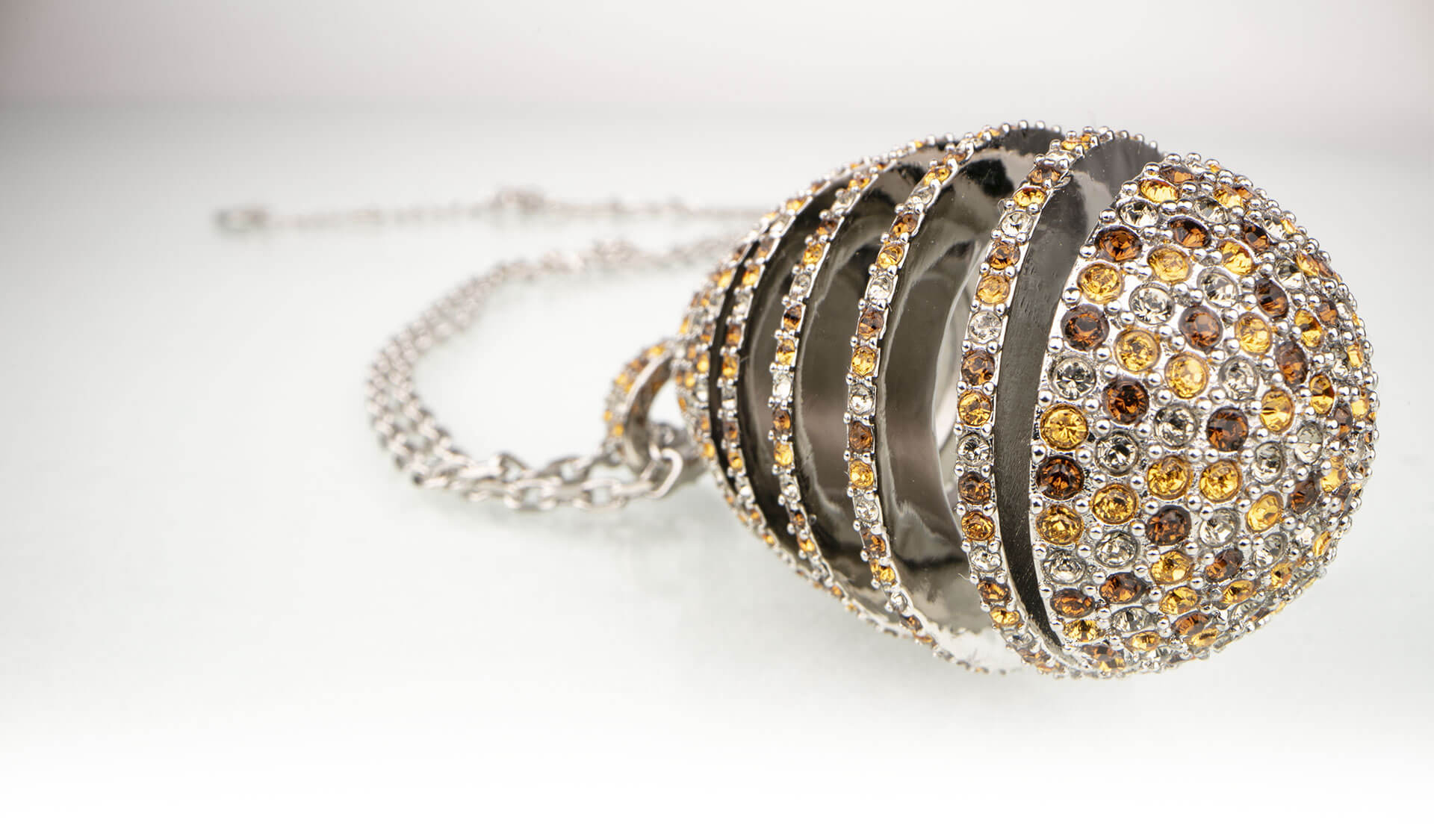Fashion accessories and bijoux cora